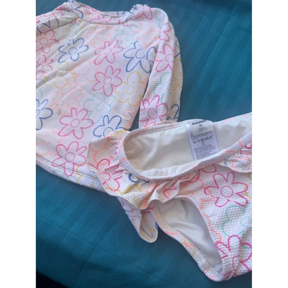 Old navy swim set 3t white Girls Floral Rash Guard textured Flowers A13